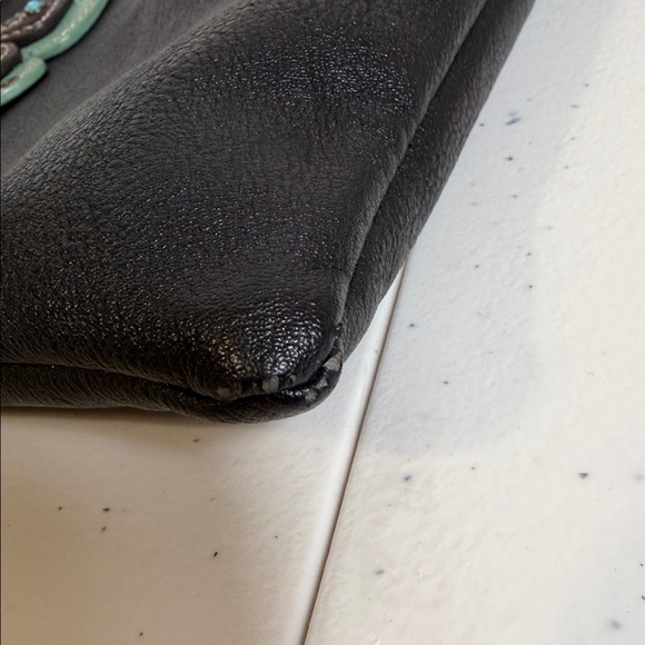 CHALA SWING Pack Smartphone Cross-Body Purse with Purse Charm - Picture 14 of 14